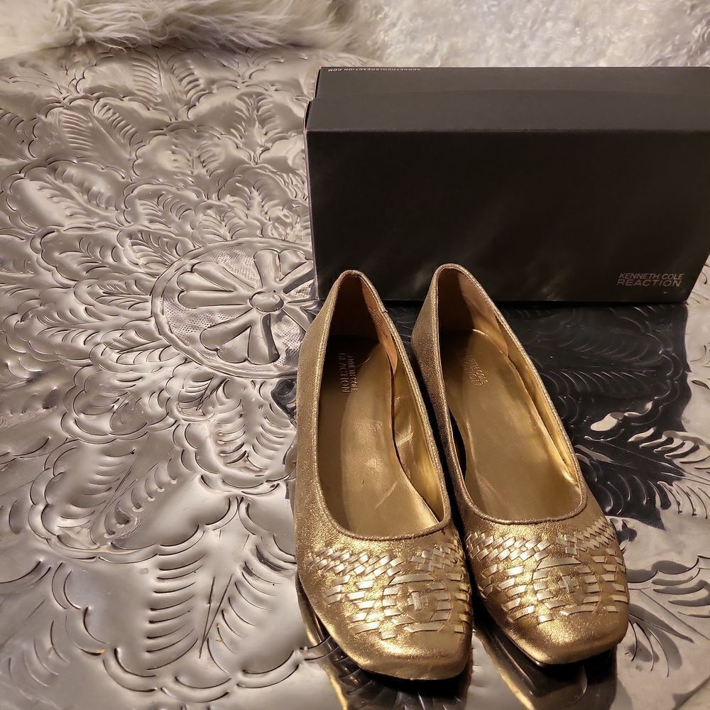 Kenneth Cole reaction faith first s9 gold leather upper shoe sz. 7.5 brand new!